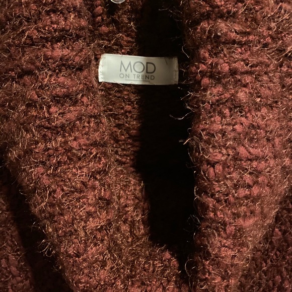 Women’s Burgundy Wine Soft Long Sleeve Cowl Neck Sweater Women’s Size M/L NEW - Picture 4 of 16
